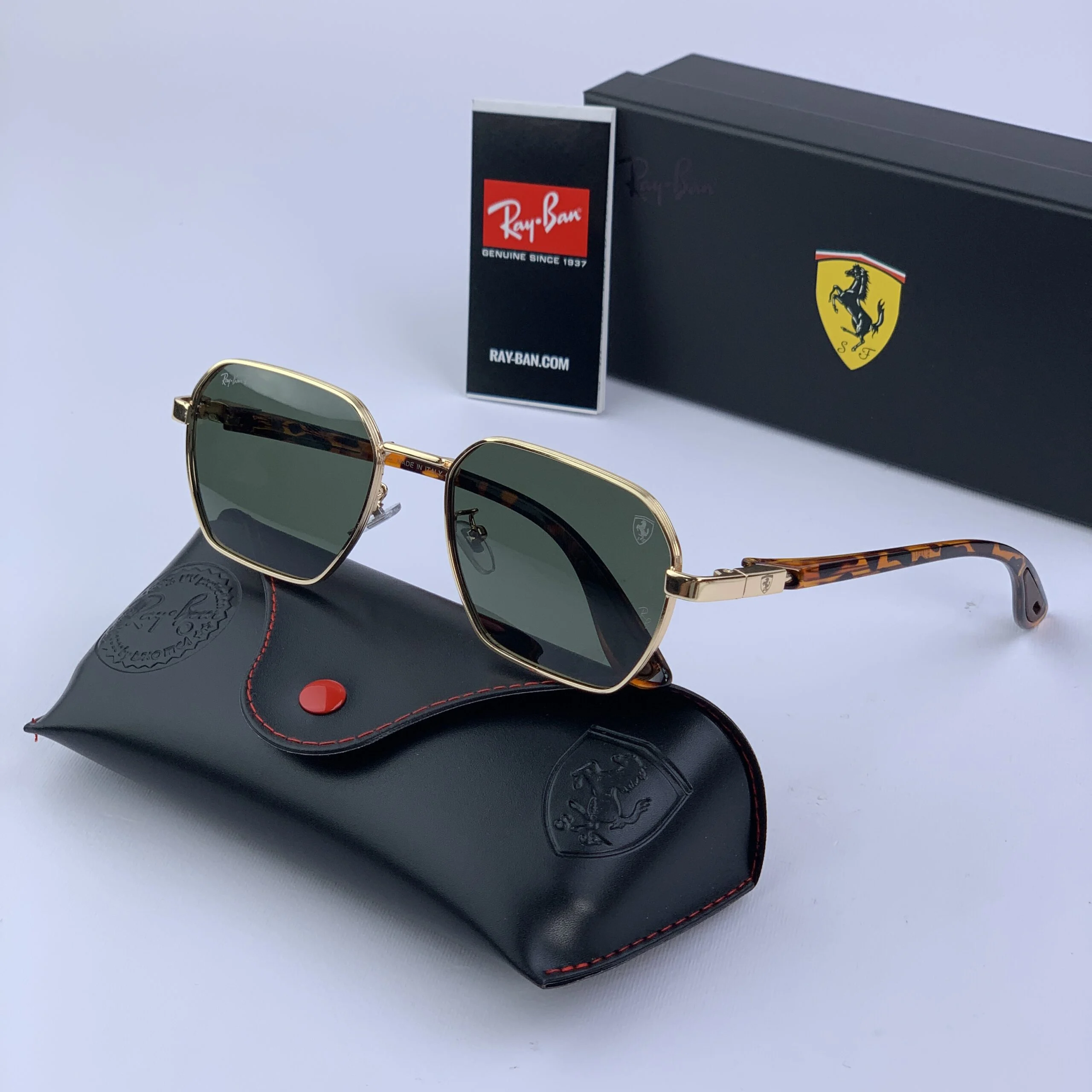 عینک آفتابی پلاریزه چندضلعی برند ریبن فراری کد 8807