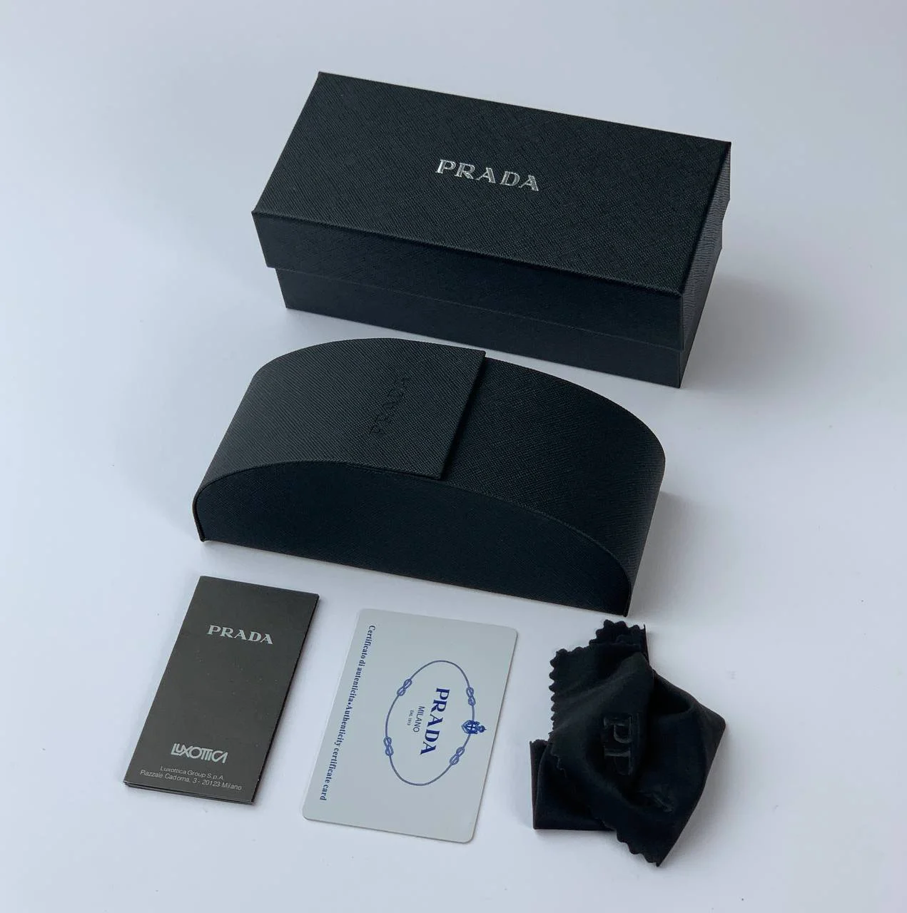 جلد اورجینال PRADA