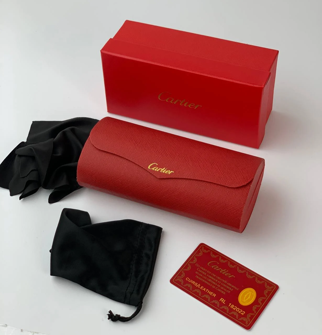 جلد اورجینال CARTIER