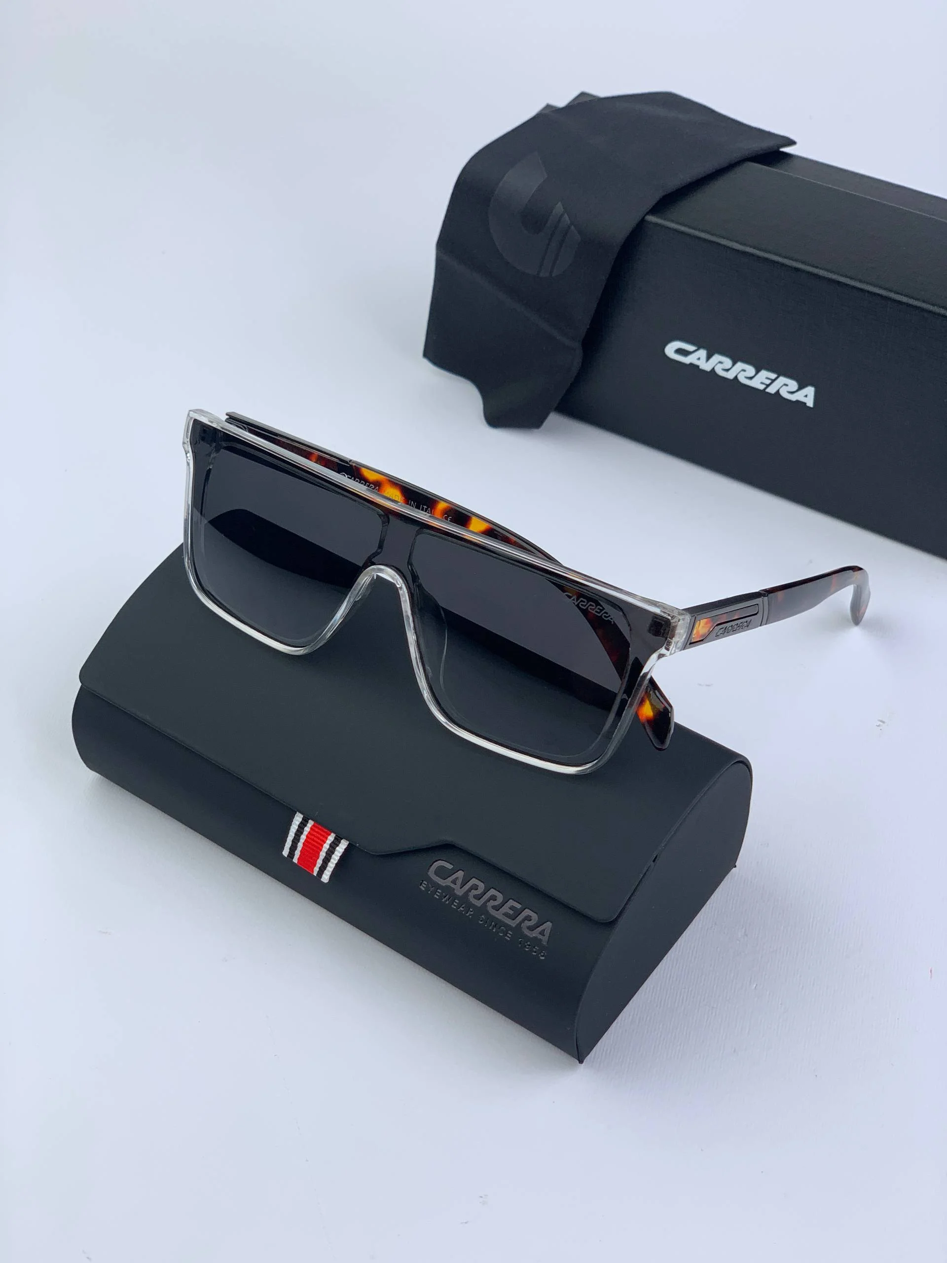 عینک آفتابی فلت سایز بزرک برند کررا کد 102