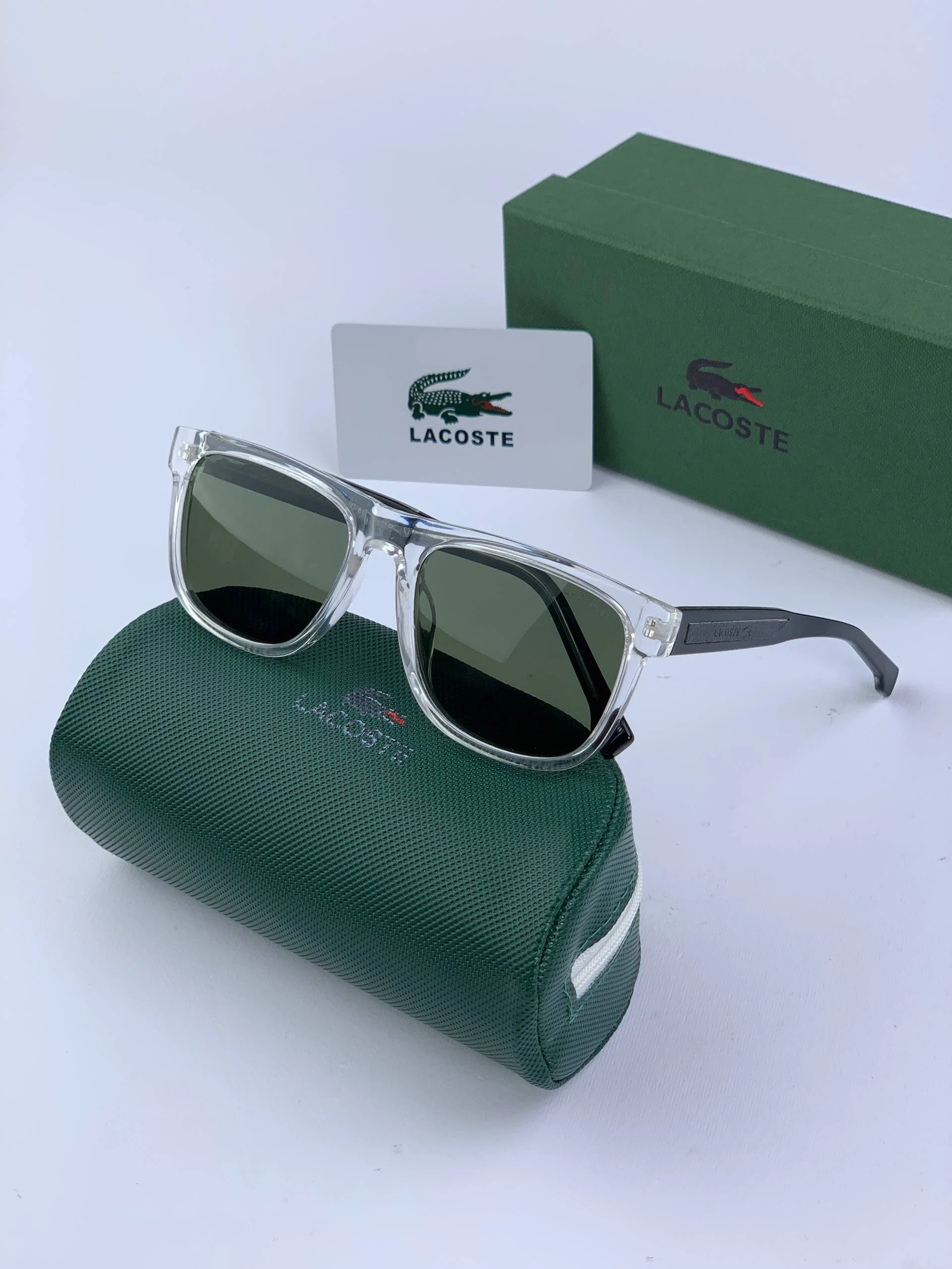 عینک آفتابی دسته سیم کشی و لولا فنری و پلاریزه برند لاگوست کد 33